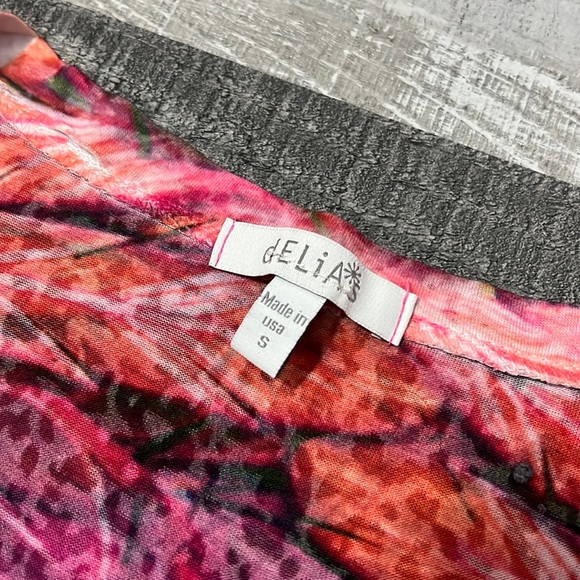 Delia's Rainbow Tropical Leaves Striped Print Crop Top Size Small Tee T-Shirt - Picture 5 of 8